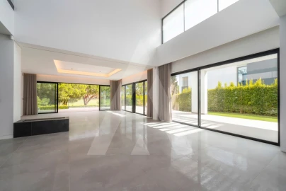 Moradia T4 para Venda em Quarteira