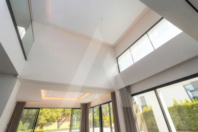 Moradia T4 para Venda em Quarteira