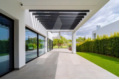 Moradia T4 para Venda em Quarteira