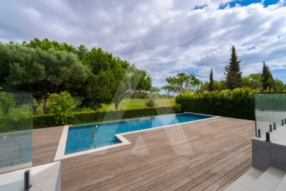 Moradia T4 para Venda em Quarteira