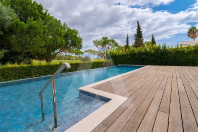 Moradia T4 para Venda em Quarteira