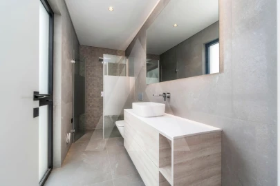 Moradia T4 para Venda em Quarteira