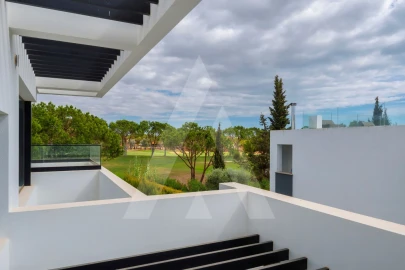 Moradia T4 para Venda em Quarteira