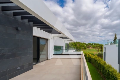 Moradia T4 para Venda em Quarteira