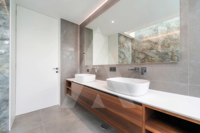 Moradia T4 para Venda em Quarteira