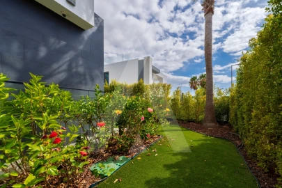 Moradia T4 para Venda em Quarteira