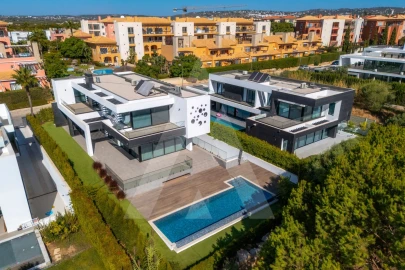 Moradia T4 para Venda em Quarteira