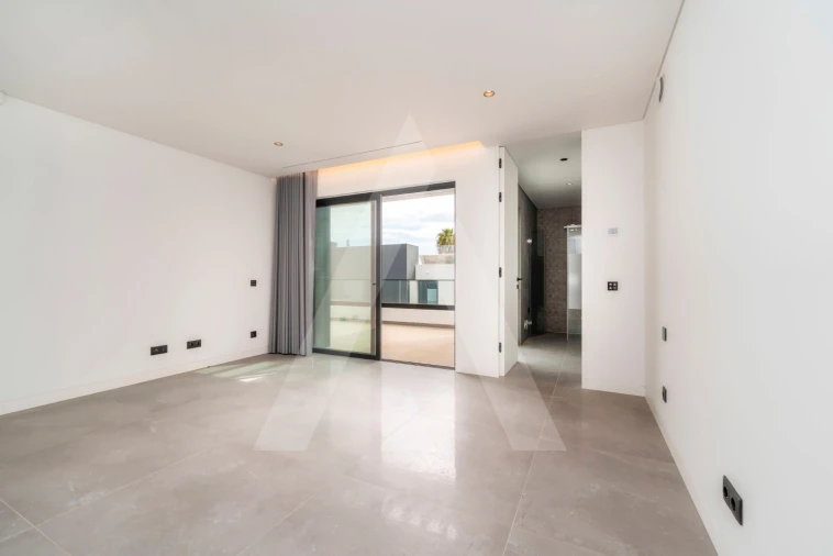 Moradia T4 para Venda em Quarteira Foto 41