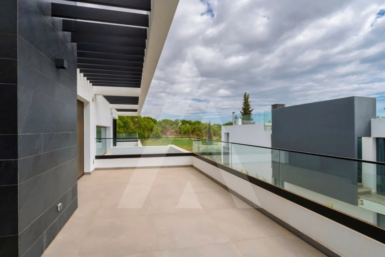 Moradia T4 para Venda em Quarteira Foto 54