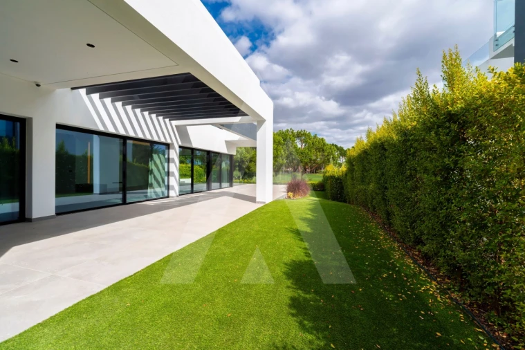 Moradia T4 para Venda em Quarteira Foto 85