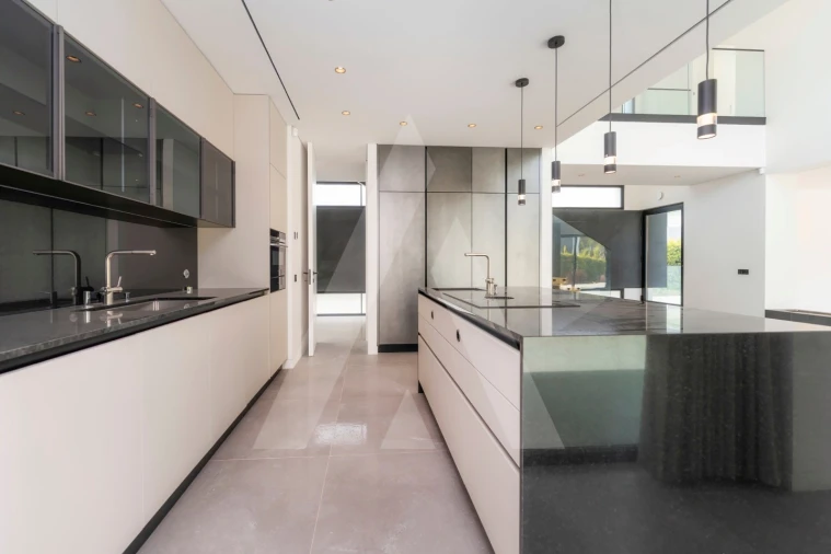 Moradia T4 para Venda em Quarteira Foto 93