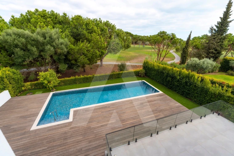 Moradia T4 para Venda em Quarteira Foto 95