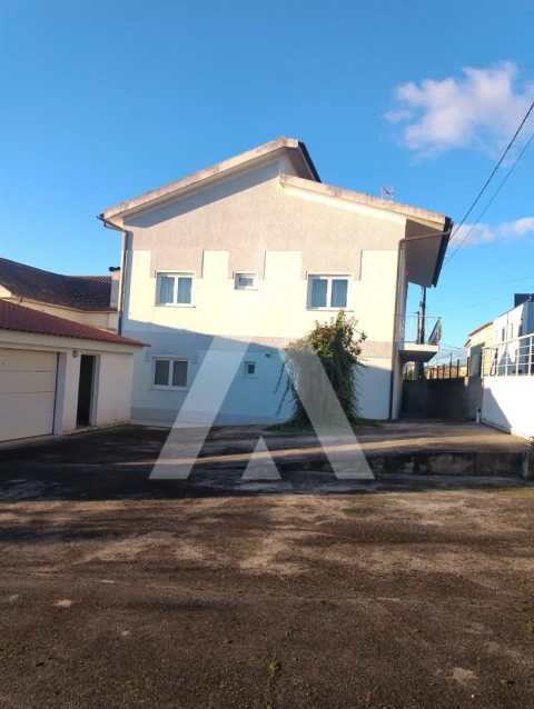 Moradia T3 para Venda em Castelo do Neiva