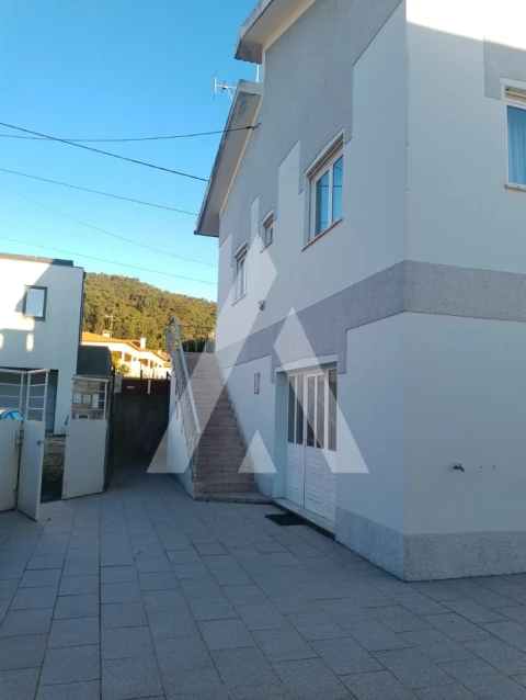 Moradia T3 para Venda em Castelo do Neiva