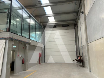 Armazém para Arrendamento em Cete