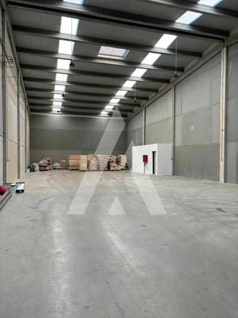 Armazém para Arrendamento em Cete