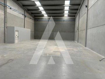Armazém para Arrendamento em Cete