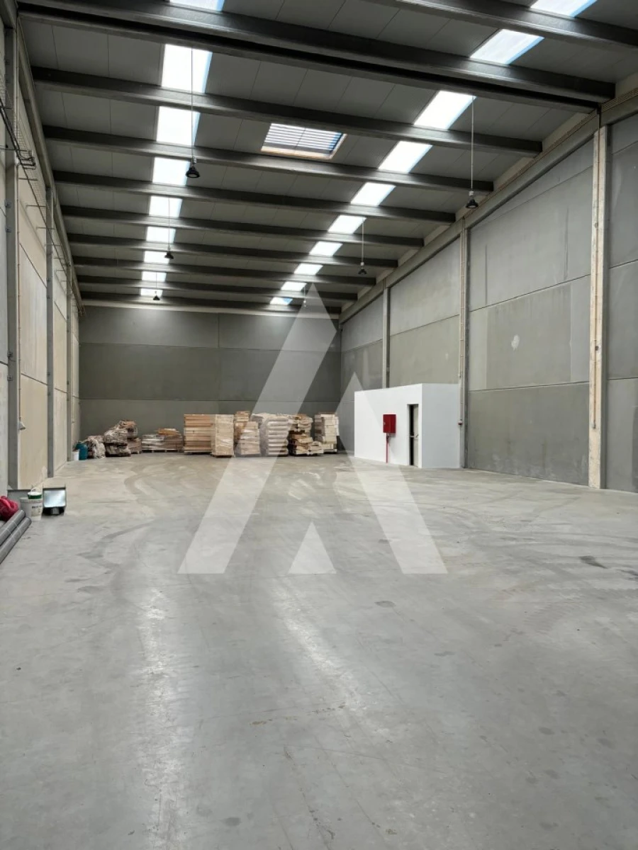 Armazém para Arrendamento em Cete Foto 14