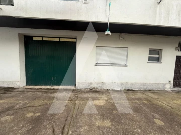 Loja para Venda em Marrazes e Barosa