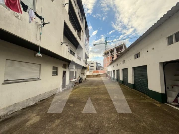 Loja para Venda em Marrazes e Barosa