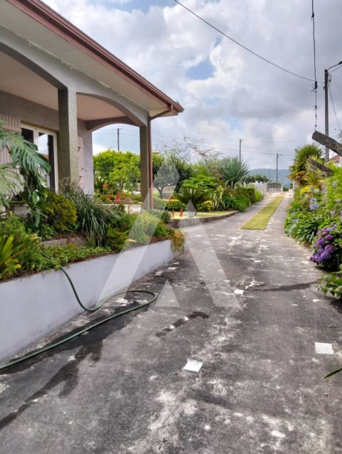 Moradia T3 para Venda em Geraz do Lima (Santa Maria, Santa Leocádia, Moreira), Deão