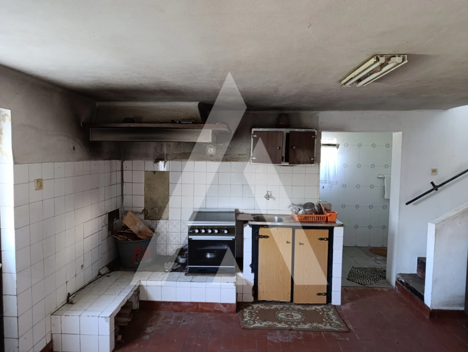 Moradia T4 para Venda em Vitorino das Donas Foto 5