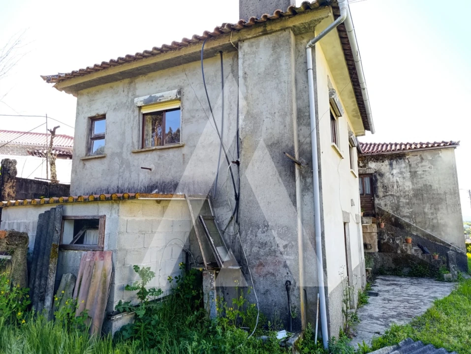 Moradia T4 para Venda em Vitorino das Donas Foto 3