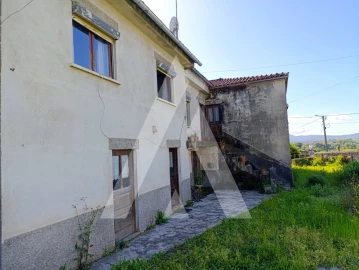 Moradia T4 para Venda em Vitorino das Donas