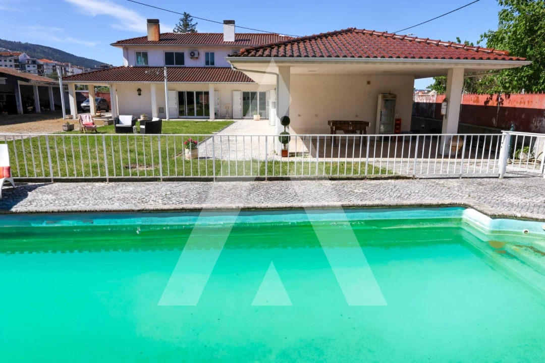 Moradia T5 para Venda em Lousã e Vilarinho Foto 9