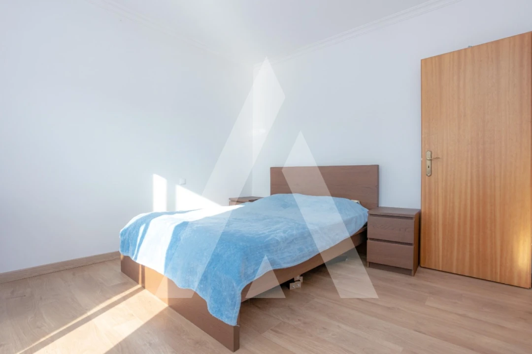 Apartamento T2 para Arrendamento em Santo Varão Foto 12