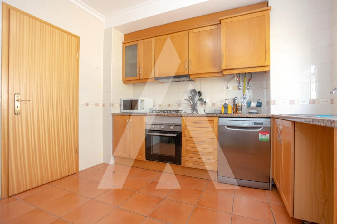 Apartamento T2 para Arrendamento em Santo Varão Foto 17