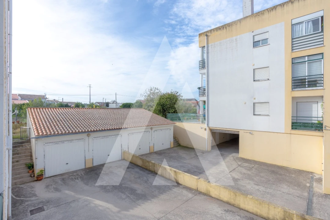 Apartamento T2 para Arrendamento em Santo Varão Foto 19