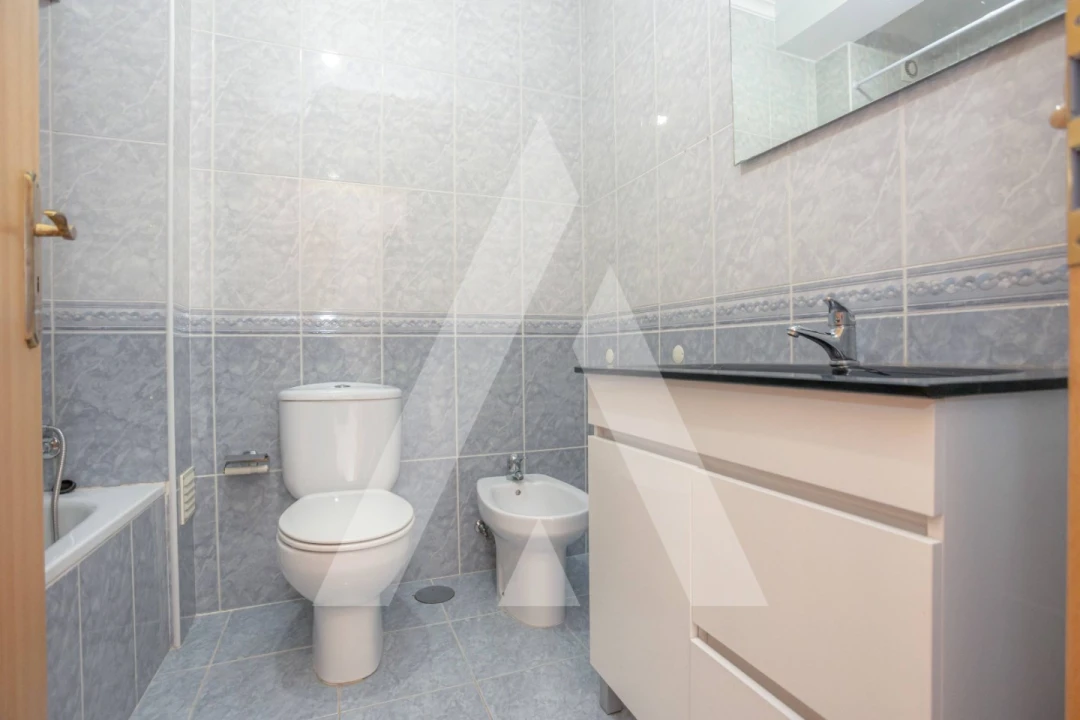 Apartamento T2 para Arrendamento em Santo Varão Foto 8