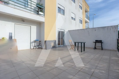 Apartamento T2 para Arrendamento em Santo Varão