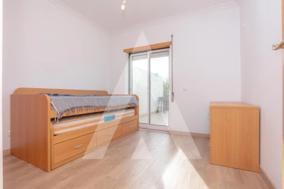 Apartamento T2 para Arrendamento em Santo Varão