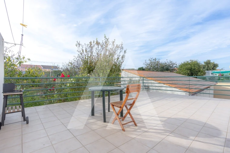 Apartamento T2 para Arrendamento em Santo Varão Foto 6