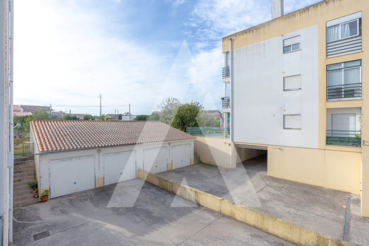 Apartamento T2 para Arrendamento em Santo Varão Foto 19