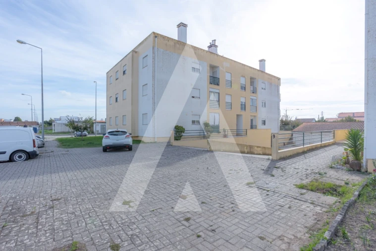 Apartamento T2 para Arrendamento em Santo Varão Foto 23