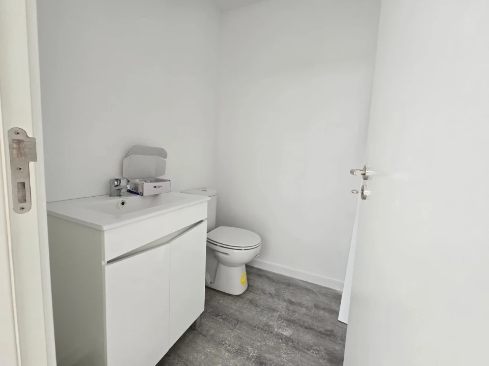 Loja para Arrendamento em Santa Maria, São Pedro e Matacães Foto 6