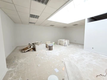 Loja para Arrendamento em Santa Maria, São Pedro e Matacães