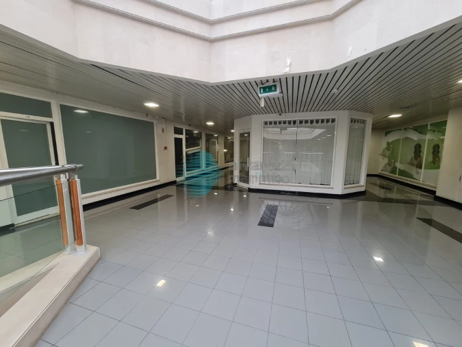 Loja para Arrendamento em Santa Maria, São Pedro e Matacães Foto 3