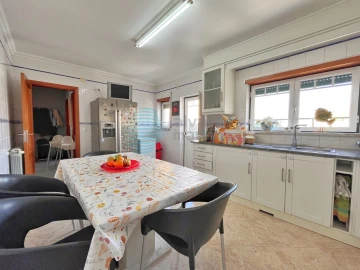 Moradia T3 para Venda em Bombarral e Vale Covo