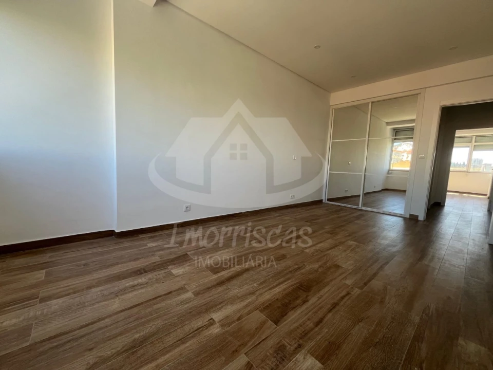 Apartamento T2 para Venda em Vialonga Foto 10