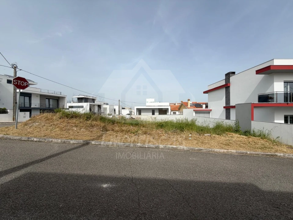 Moradia T5 para Venda em Santa Iria de Azoia, São João da Talha e Bobadela Foto 1