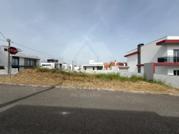 Moradia T5 para Venda em Santa Iria de Azoia, São João da Talha e Bobadela