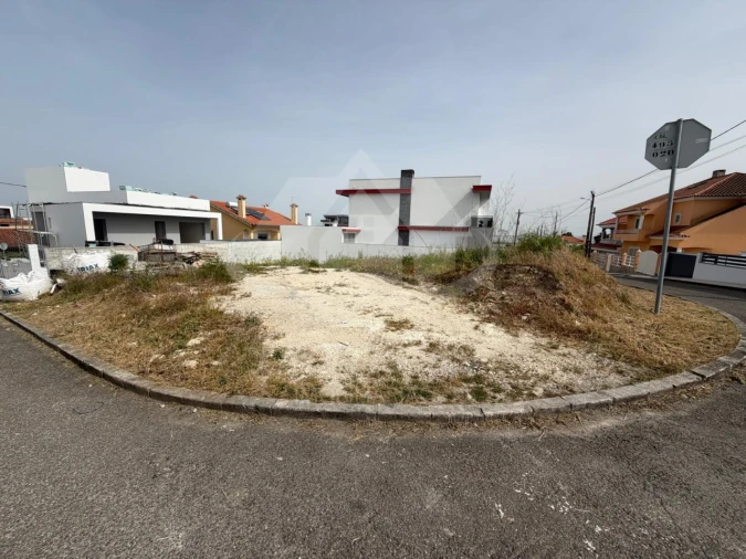 Moradia T5 para Venda em Santa Iria de Azoia, São João da Talha e Bobadela Foto 2