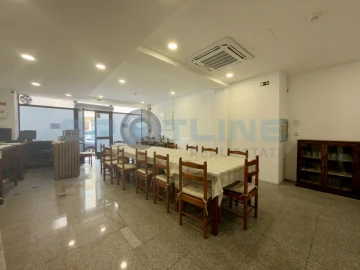 Loja para Cedência de Quotas em Alvalade