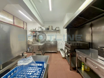 Loja para Cedência de Quotas em Alvalade