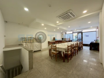 Loja para Arrendamento em Alvalade