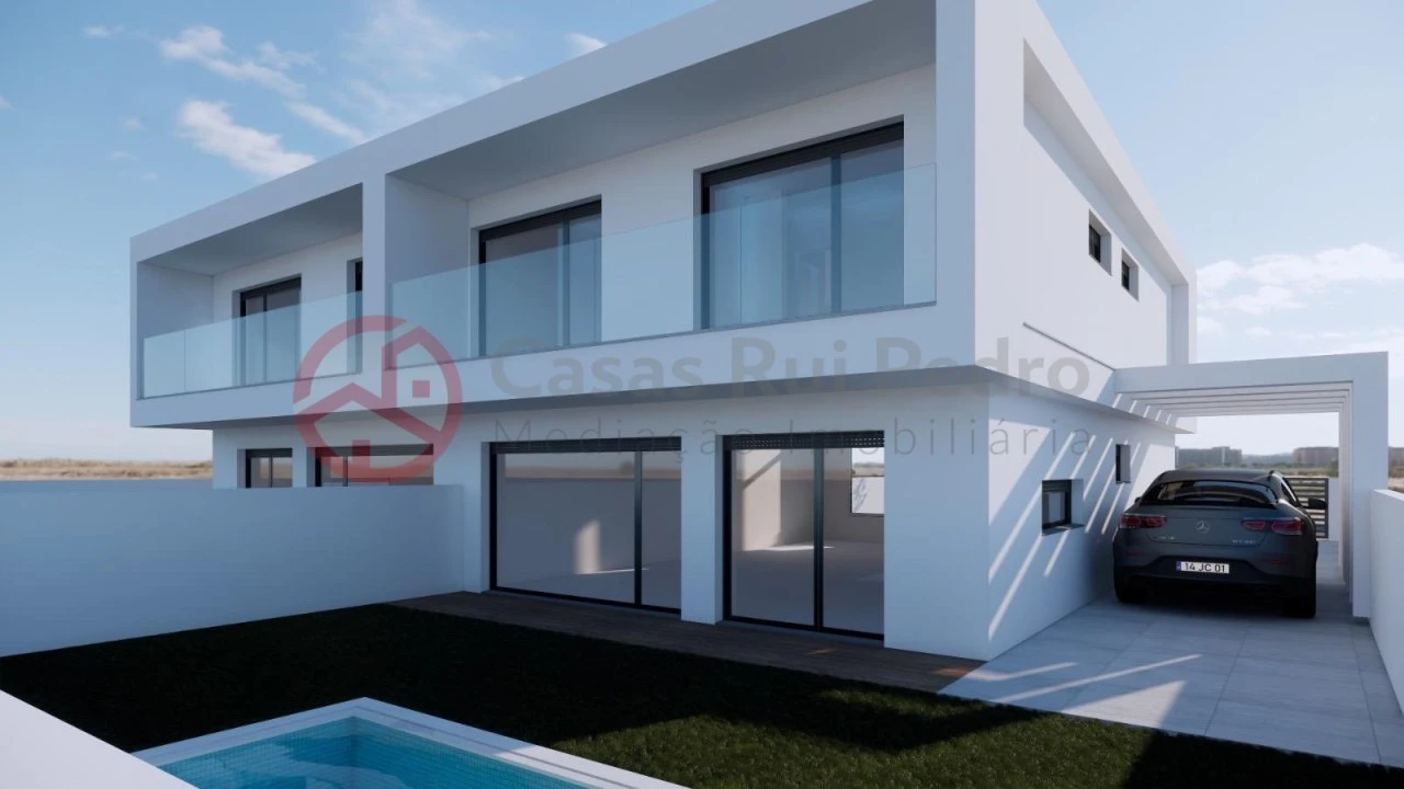 Moradia T4 para Venda em Fernao Ferro Foto 1